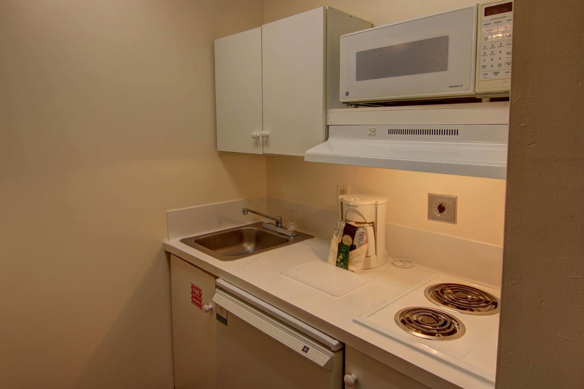 Intown Suites Extended Stay Atlanta Ga - 斯内尔维尔 外观 照片