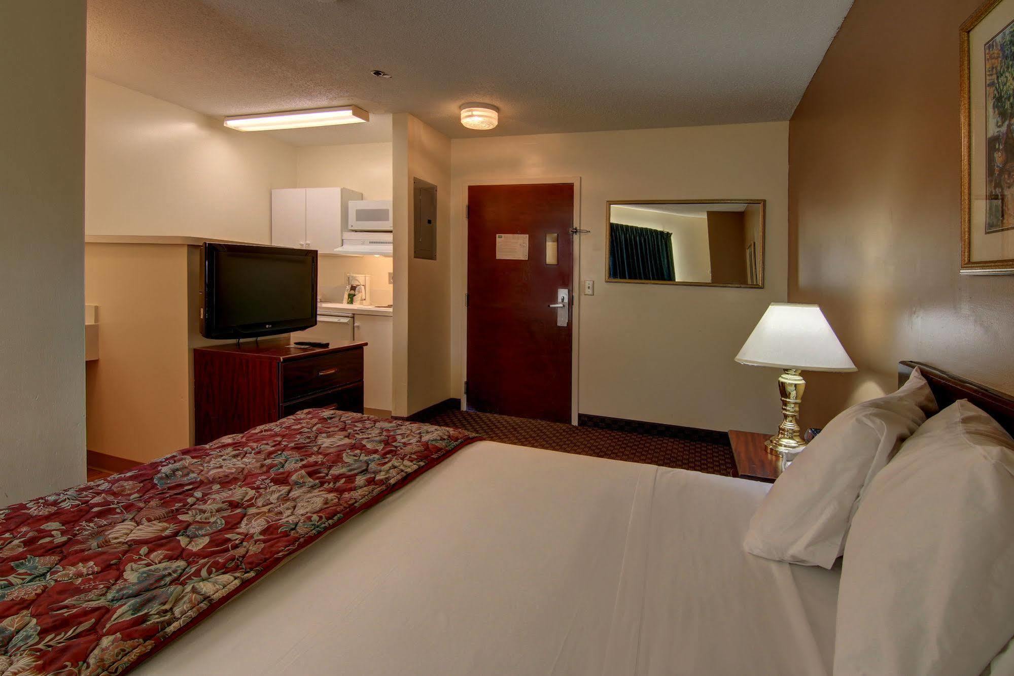 Intown Suites Extended Stay Atlanta Ga - 斯内尔维尔 外观 照片